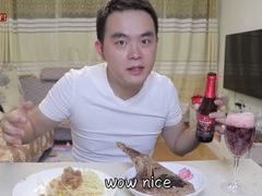 -咻啵翔翔零食基地(万达广场店)