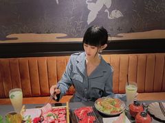 -铭牛烧肉·和牛海鲜自助(高新月牙湖店)