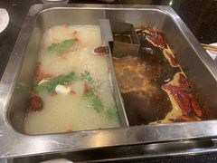 -百年川椒重庆老火锅(光谷店)