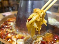 -果松木炭酸菜铜火锅·外婆参鸡汤