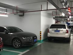 -龙湖天街-停车场