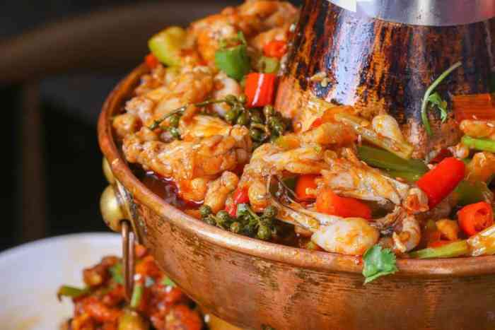 锅境炭火牛蛙&火锅鸡-"超好吃!朋友说想吃火锅鸡,正好听说他家好.