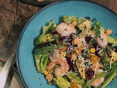 鲜虾牛油果沙拉-HIGH FIVE哈福手工汉堡(桂林路店)