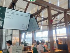 -星巴克(上海虹桥站2A检票口)