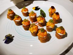 香芒三文鱼配老北京咯吱-贝勒爷·酥不腻烤鸭