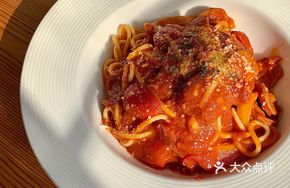 Classic Neapolitan Meat Sauce Pasta