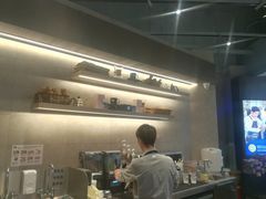 -瑞幸咖啡(岳家嘴地铁站店)