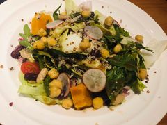 南瓜藜麦沙拉配温泉蛋-新贝乐意大利餐厅(苏州中心店)