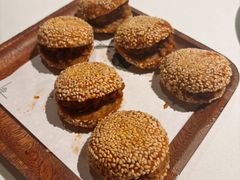 肉沫芝麻烧饼-四季民福烤鸭店(王府井东安门店)