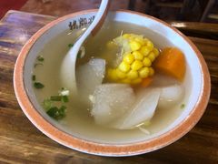 排骨玉米萝卜汤-猪脚将军(花园路店)