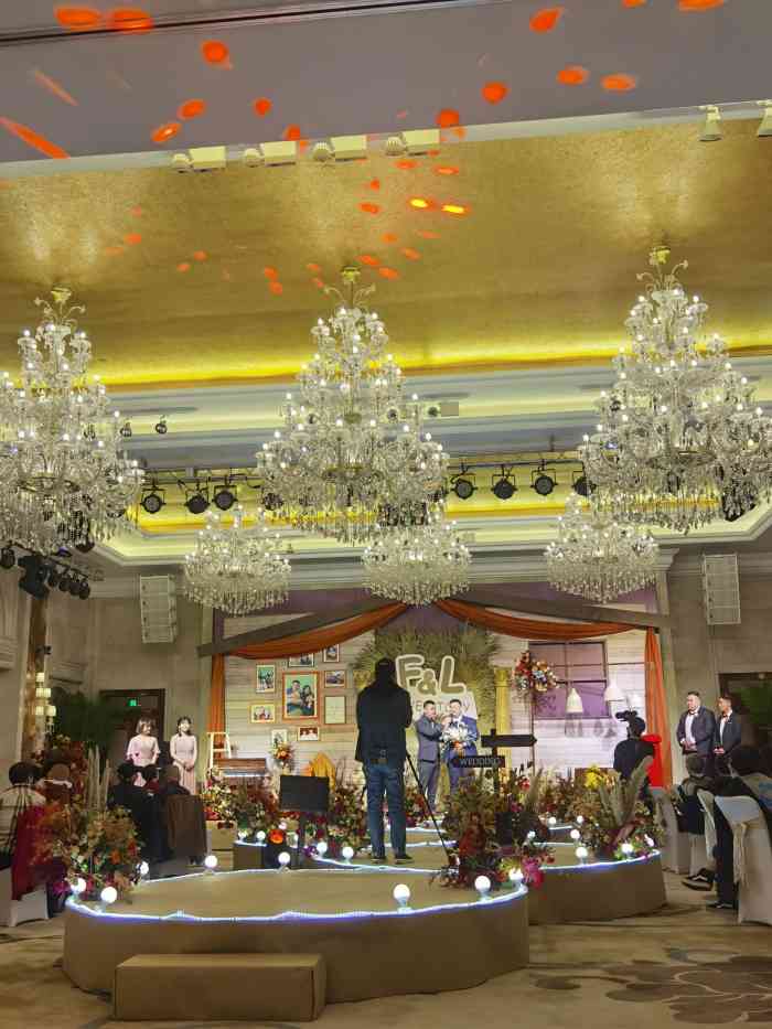 中隐-"4月18日因参加婚礼第一次来中隐酒店位."-大众点评移动版