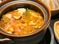 古法野生菌汤+三拼山菌+走地鸡-季季山·云南野生菌火锅(上海首店)