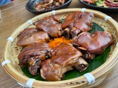 金牌烤猪蹄-中8楼风尚云南菜(颐堤港店)