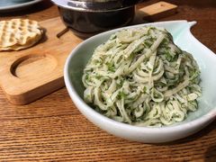 小茴香拌煎饼-金牌老碗时尚陕菜(王府井百货店)