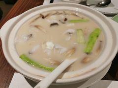 浓汤桂鱼配脆米-港丽餐厅(杭大店)
