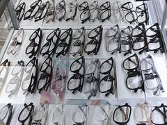 -潘多拉眼镜·蔡司依视路明月(潘家园店)