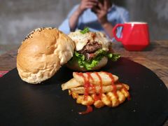 -HIGH FIVE哈福手工汉堡(桂林路店)