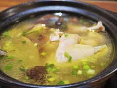 菌菇炖老母鸡汤小份-呼吸森林·生态农庄农家乐私房菜