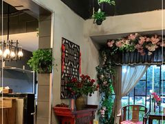 -愉肴麻辣香锅(中山路店)