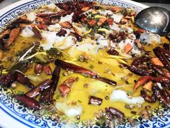 -桂二老坛酸菜鱼(三街两巷店)