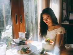 -Chom Cafe and Restaurant