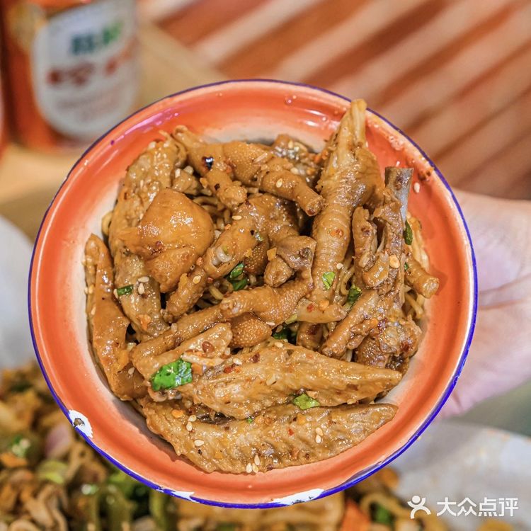 成都干拌串串天花板‼️荤素都一串0.3r你敢信？！