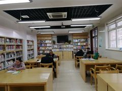 -曹家渡街道图书馆