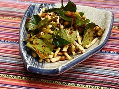 -香巴拉云南餐厅(华莱坞店)