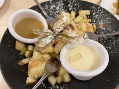华夫饼配苹果泥-Restaurant Paulaner am Dom