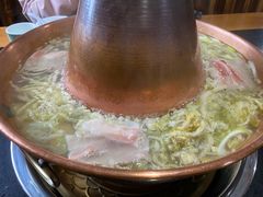 -果松木炭酸菜铜火锅·外婆参鸡汤