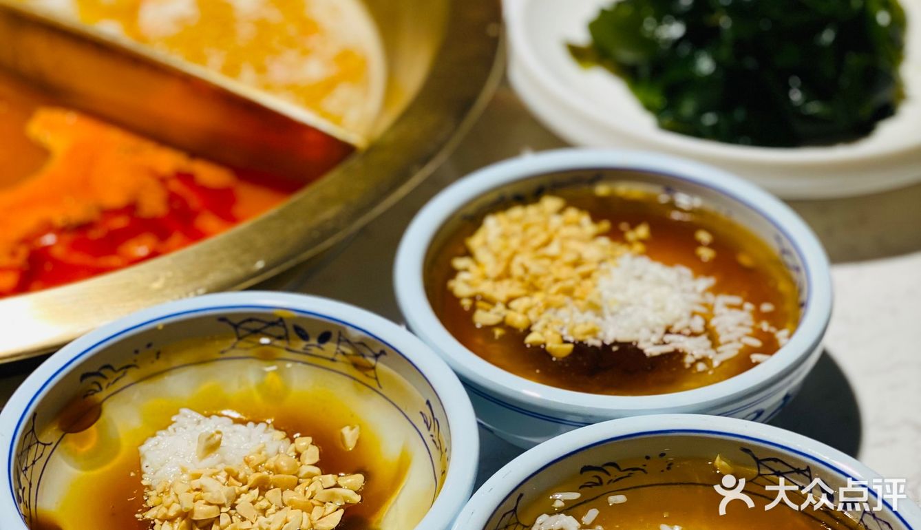 高能来袭📢重庆“黑珍珠”＋“必吃榜”双料王火锅终于来魔都啦~