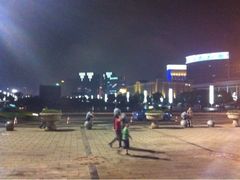 -地中海阳光大酒店(南昌红谷滩学府大道地铁站店)