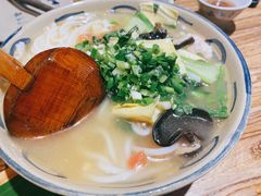 三鲜米线-云上千禾(水上店)