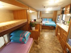 家庭型房车-明珠湖天鹅苑·农家菜馆