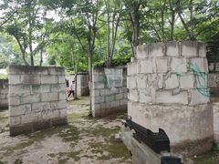 -东湖小天池真人CS彩弹野战基地