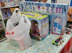 -逝水玩具折扣店