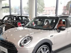 -上海宝诚中环BMW·MINI4S店