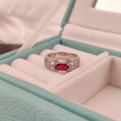 -威德钻石-克拉钻大本营(南京东路店)