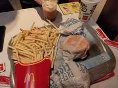 -麦当劳(卫星广场店)