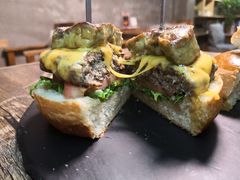 -HIGH FIVE哈福手工汉堡(桂林路店)