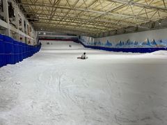 -乔波室内滑雪场