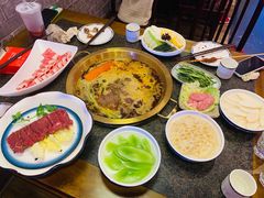 -小天鹅火锅·一线江景洪鼎旗舰店(洪崖洞店)