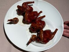 脆皮乳鸽-荣轩(新荣记环球金融中心店)
