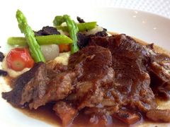 黑菌烩牛脸肉-香格里拉鱼跃地中海西餐厅·牛排披萨