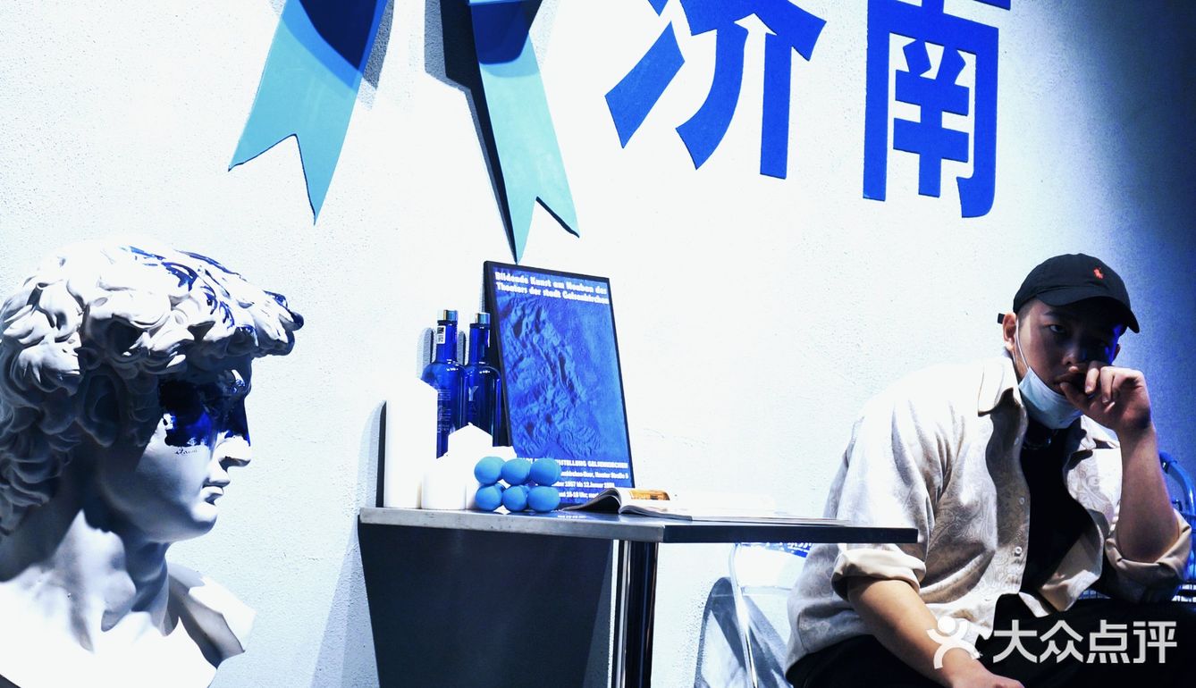 潮流时尚与民国复古情调融合且处处体现济南元素的咖啡店☕️