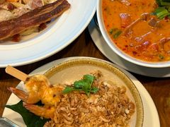 -Chom Cafe and Restaurant