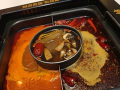 -老牌坊云南鱼豆花火锅(哈西万达店)