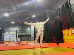 -嗨翻Hi-Fun竞技主题乐园·蹦床亲子生日轰趴(国光1937店)