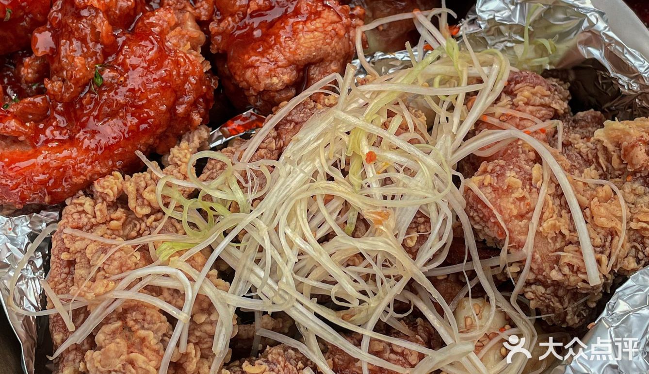 郑州人民路上这个黏不唧唧的奶酪炸鸡吼吼吃哇～ 