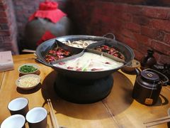 -白乐天毛肚火锅馆(解放碑店)